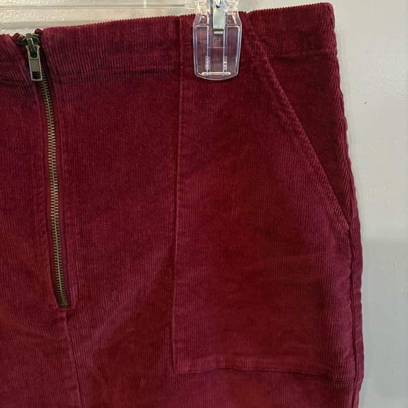 Wild Fable Deep Red Burgundy‎ Corduroy Front Zip Mini Skirt (Women's 16) - Picture 3 of 6
